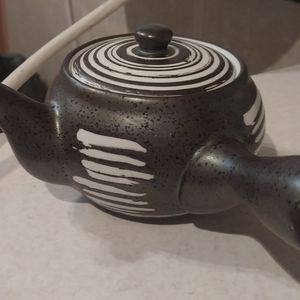 Tea pot